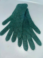 Load image into Gallery viewer, Gloves-Medium-Mostly Mohair
