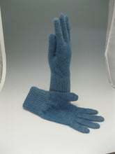 Load image into Gallery viewer, Gloves-Medium-Mostly Mohair
