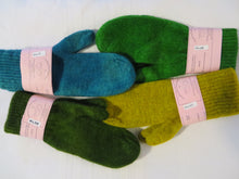 Load image into Gallery viewer, Mittens-Large-Mostly Mohair
