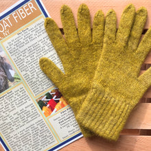 Load image into Gallery viewer, Gloves-Medium-Mostly Mohair
